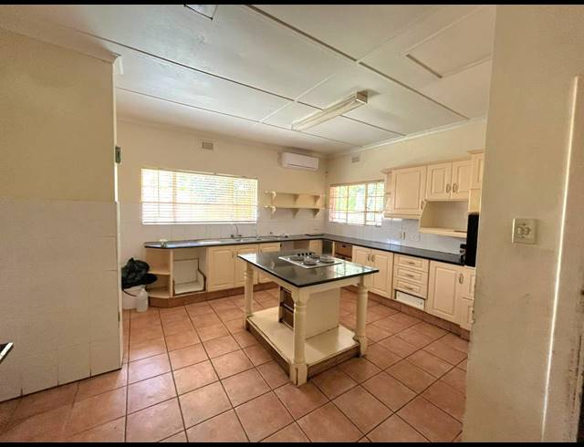 3 BEDROOM HOUSE FOR SALE IN FAIRVIEW
